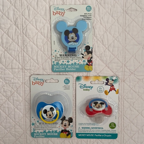 {NWT} Disney | Disney Baby Mickey Mouse Pacifier Set & Holder BPA Free 0+ Months - Picture 13 of 13